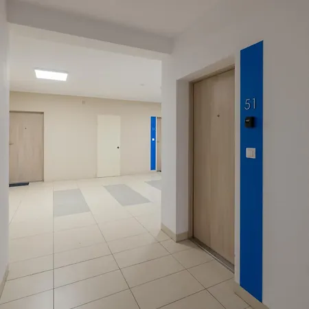 Potulicka Yellow Apartment