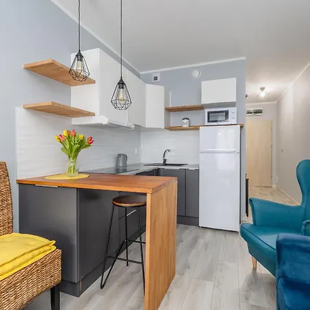 Potulicka Yellow Apartment